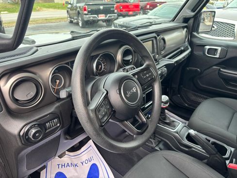Used 2019 Jeep Wrangler Sport image 8
