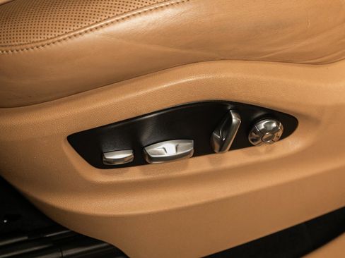 Used 2019 Porsche Cayenne AWD/4WD image 21