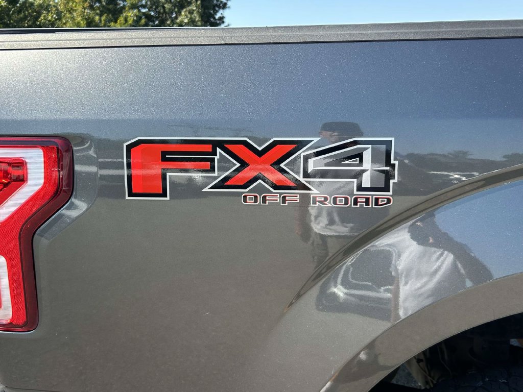 Used 2018 Ford F150 XLT w/ Equipment Group 302A Luxury AWD/4WD image 13