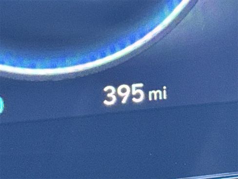 Used 2025 Hyundai Elantra SEL image 27