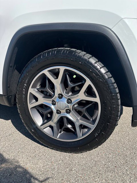 Used 2020 Jeep Grand Cherokee Limited w/ Luxury Group II AWD/4WD image 12