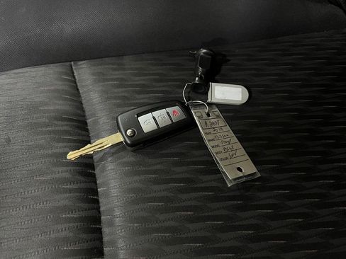 Used 2019 Nissan Rogue S image 33