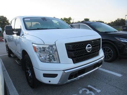 Used 2021 Nissan Titan SV w/ SV Convenience Package