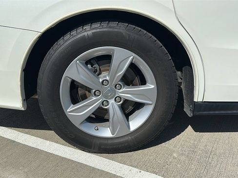 Used 2019 Honda Odyssey EX-L image 17