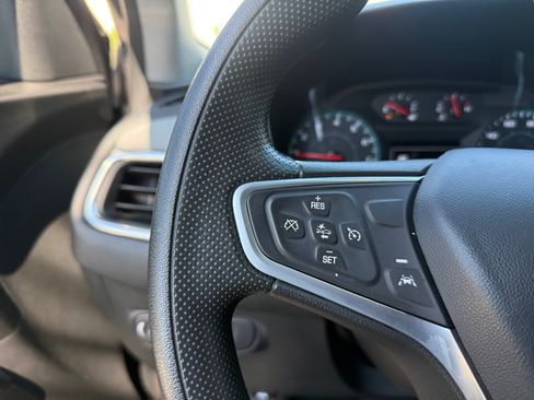 Used 2022 Chevrolet Equinox LS FWD image 18