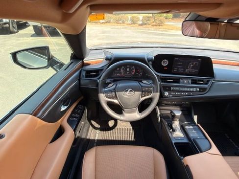 Used 2022 Lexus ES 350 w/ Premium Package image 7