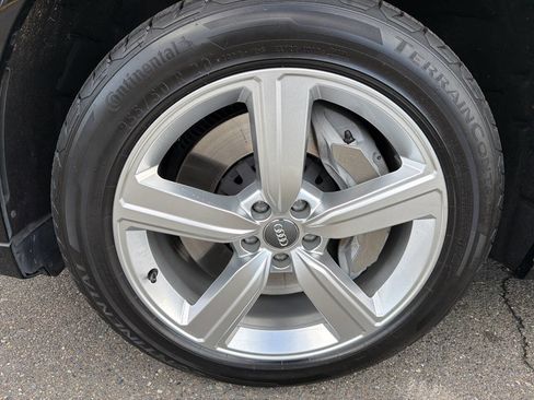 Used 2019 Audi e-tron Premium Plus image 15