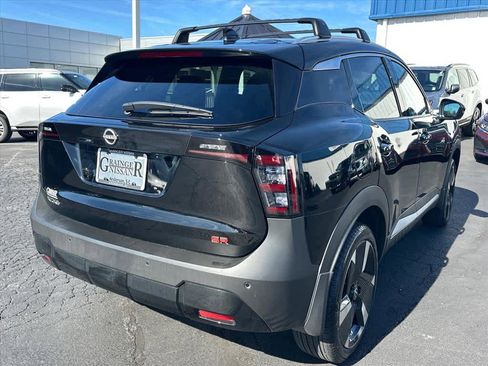 Used 2025 Nissan Kicks SR image 2