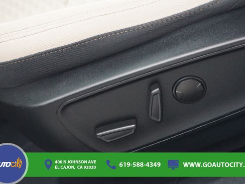 Used 2020 Ford Escape SE FWD image 17