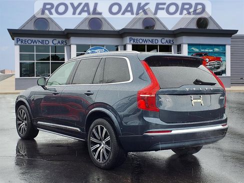 Used 2023 Volvo XC90 B6 Plus image 2