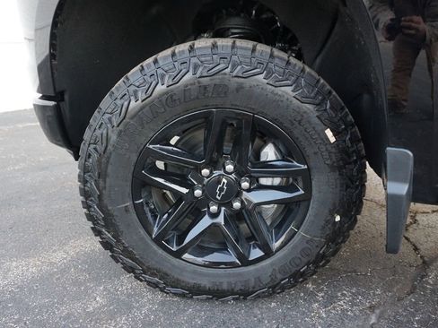 New 2025 Chevrolet Silverado 1500 Custom Trail Boss AWD/4WD image 28