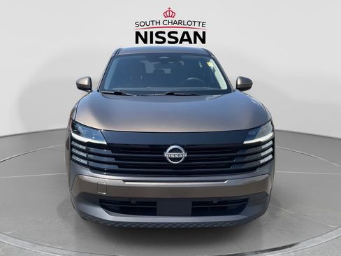 Used 2025 Nissan Kicks SV FWD image 2