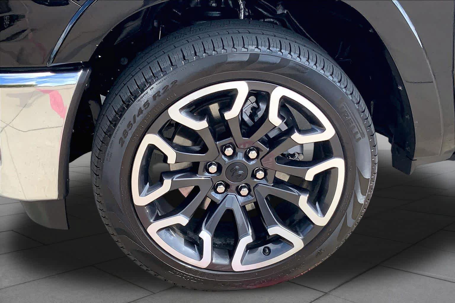 Used 2025 RAM 1500 Limited AWD/4WD image 10