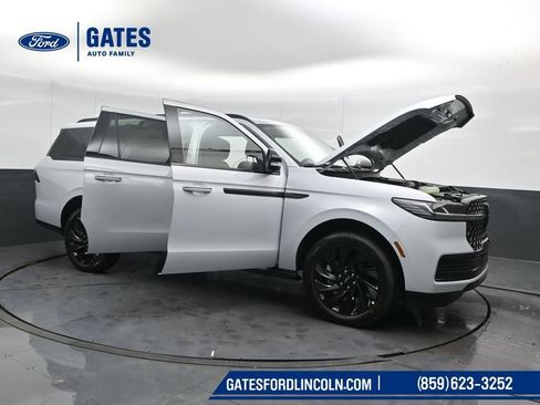 New 2026 Lincoln Navigator L Reserve w/ Jet Appearance Package image 76