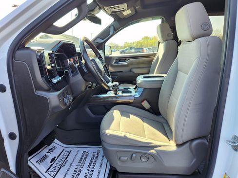 Used 2022 Chevrolet Silverado 1500 RST image 12