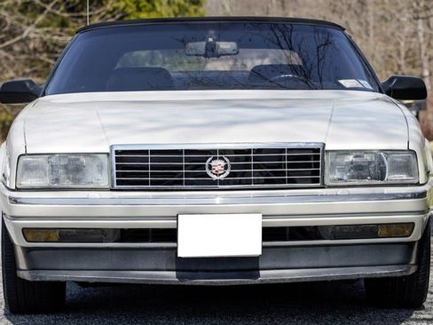 Used 1993 Cadillac Allante FWD image 19