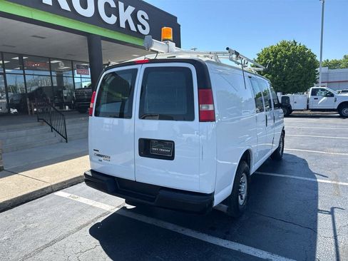 Used 2011 Chevrolet Express 2500 RWD image 8