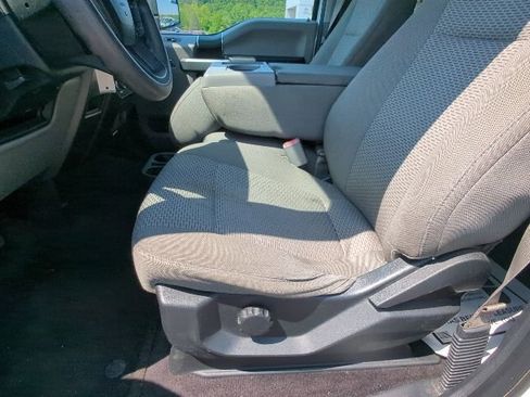 Used 2016 Ford F150 XLT AWD/4WD image 10