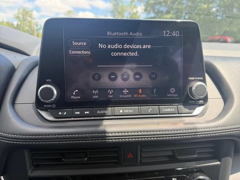 Used 2024 Nissan Rogue S FWD image 22