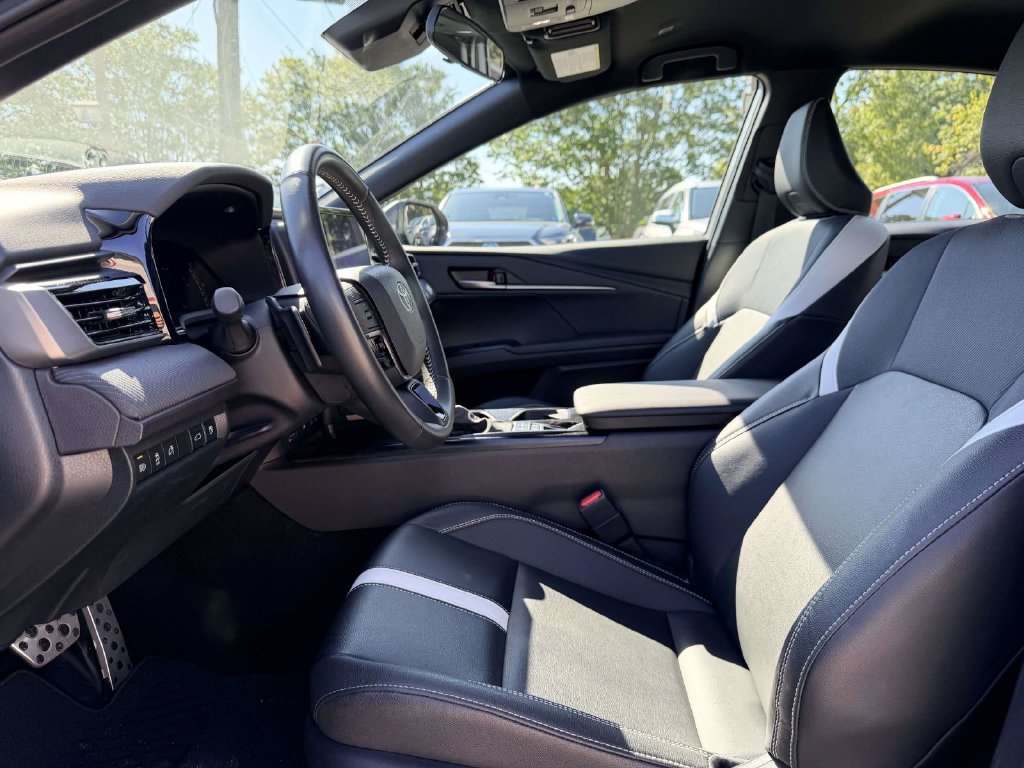 Certified 2025 Toyota Camry SE FWD image 19