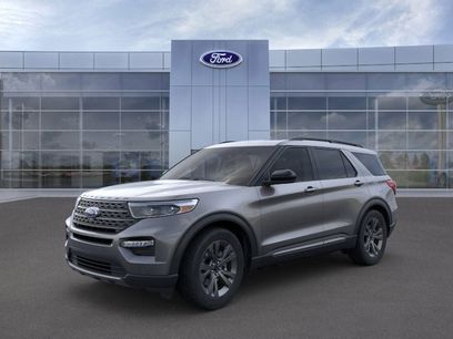 New 2024 Ford Explorer XLT w/ Equipment Group 202A