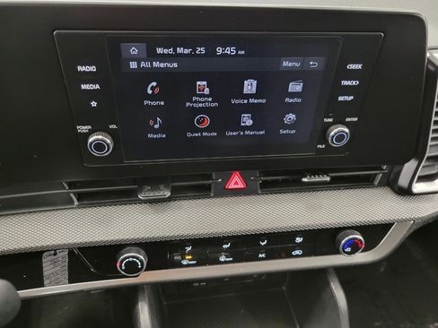 Used 2025 Kia Sportage LX image 7