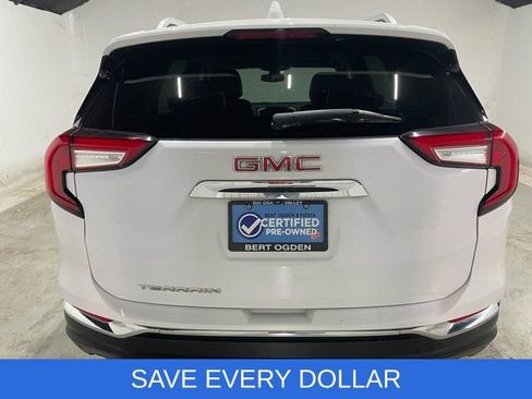 Used 2022 GMC Terrain SLT w/ LPO, 'HIT The Road' Package FWD image 5