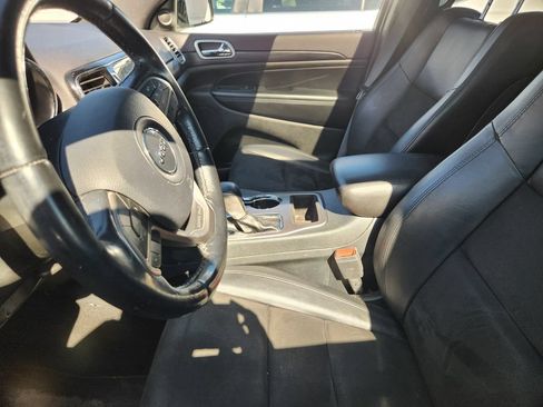 Used 2020 Jeep Grand Cherokee Altitude AWD/4WD image 11