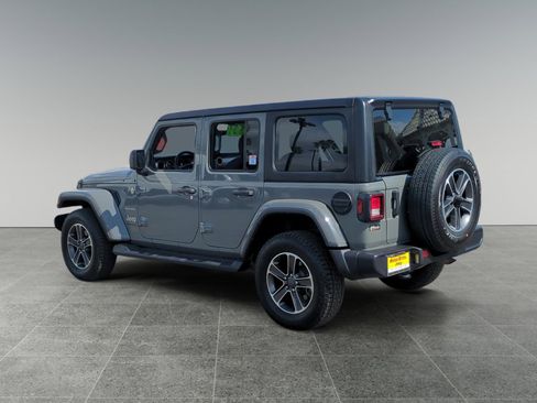 Used 2023 Jeep Wrangler Sahara image 3
