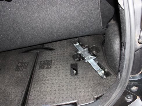 Used 2017 Toyota Prius C One image 14