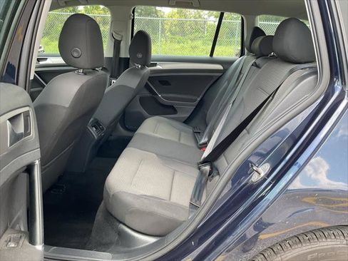 Used 2017 Volkswagen Golf S AWD/4WD image 17
