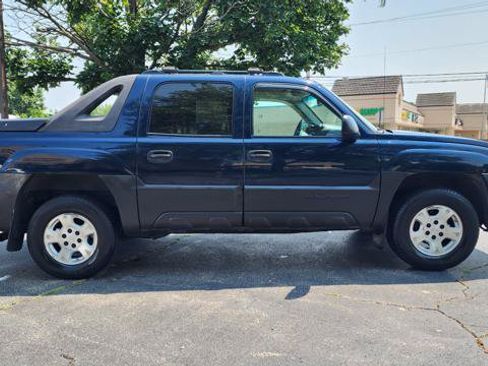 Used 2006 Chevrolet Avalanche Z66 w/ Preferred Equipment Group RWD image 3