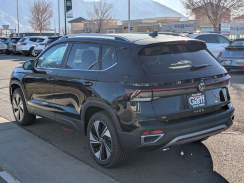 New 2025 Volkswagen Taos SE image 8