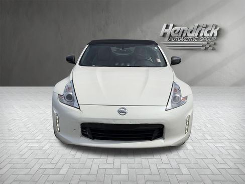 Used 2014 Nissan 370Z Touring w/ Sport Package RWD image 3