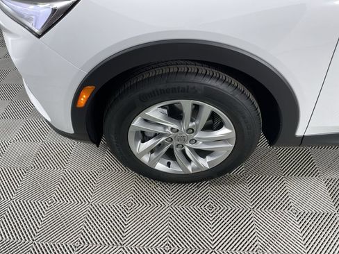 Used 2025 Buick Envista Preferred image 31