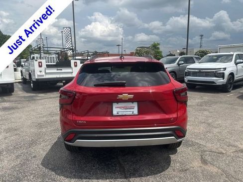 New 2026 Chevrolet Trax LT FWD image 4