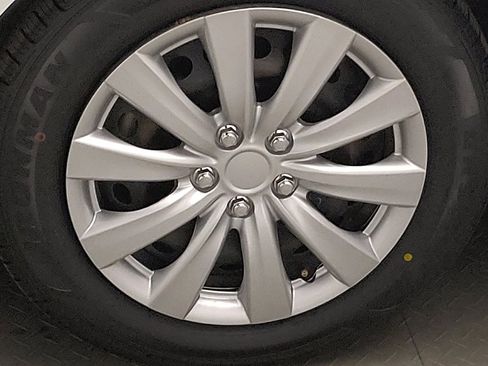 Used 2022 Nissan Sentra S FWD image 31