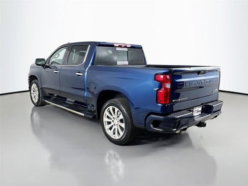 Used 2021 Chevrolet Silverado 1500 High Country w/ Technology Package AWD/4WD image 7