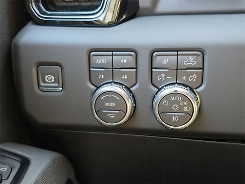 New 2026 GMC Sierra 2500 AT4X image 17