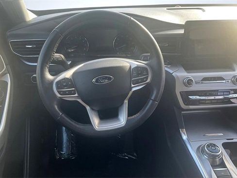 Certified 2021 Ford Explorer XLT w/ Equipment Group 202A image 5