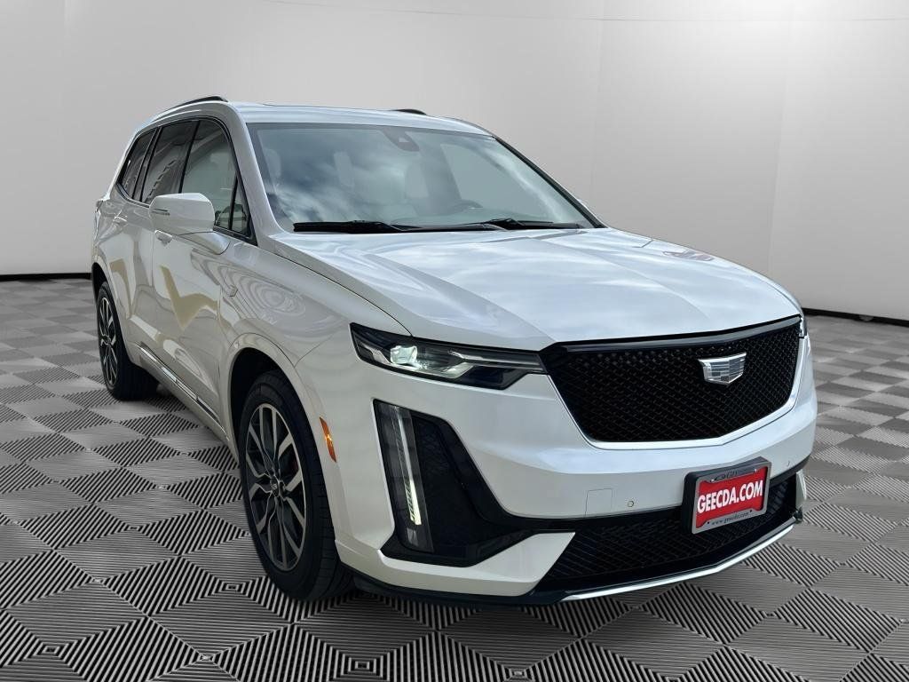 Used 2023 Cadillac XT6 Sport AWD/4WD image 3