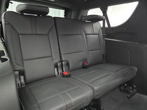 Used 2024 Chevrolet Suburban RST w/ Luxury Package image 12