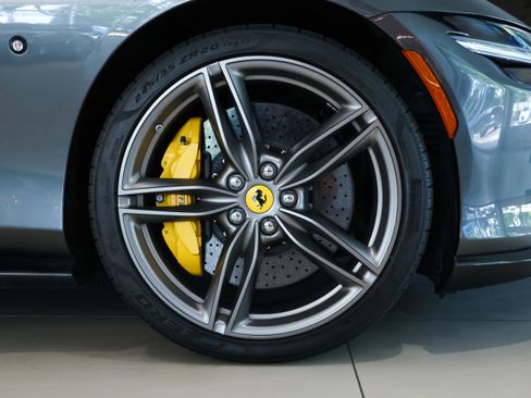 Used 2025 Ferrari Roma Spider RWD image 36
