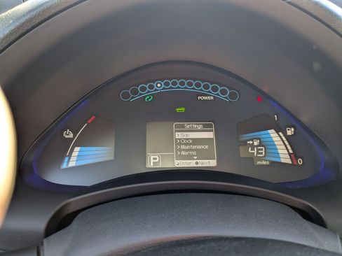 Used 2016 Nissan Leaf SV w/ Premium Package image 17