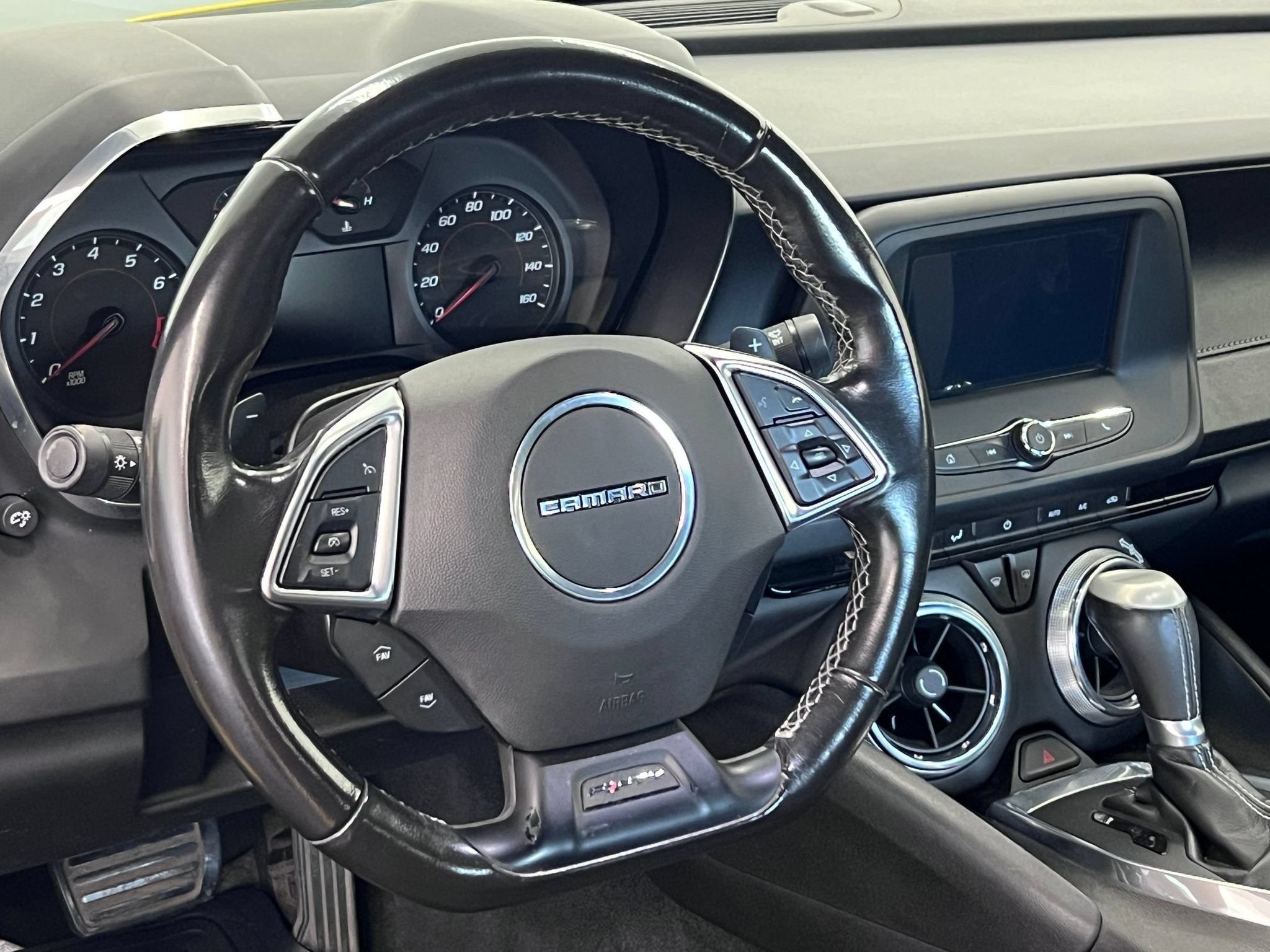 Used 2017 Chevrolet Camaro LT RWD image 4