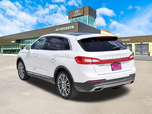 Used 2017 Lincoln MKX Reserve w/ Lincoln MKX Climate Package FWD image 8