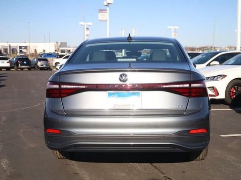 New 2026 Volkswagen Jetta SE image 5