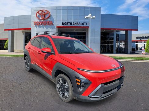 Used 2025 Hyundai Kona SEL image 3