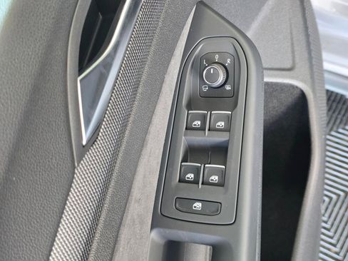 New 2026 Volkswagen GTI SE FWD image 21