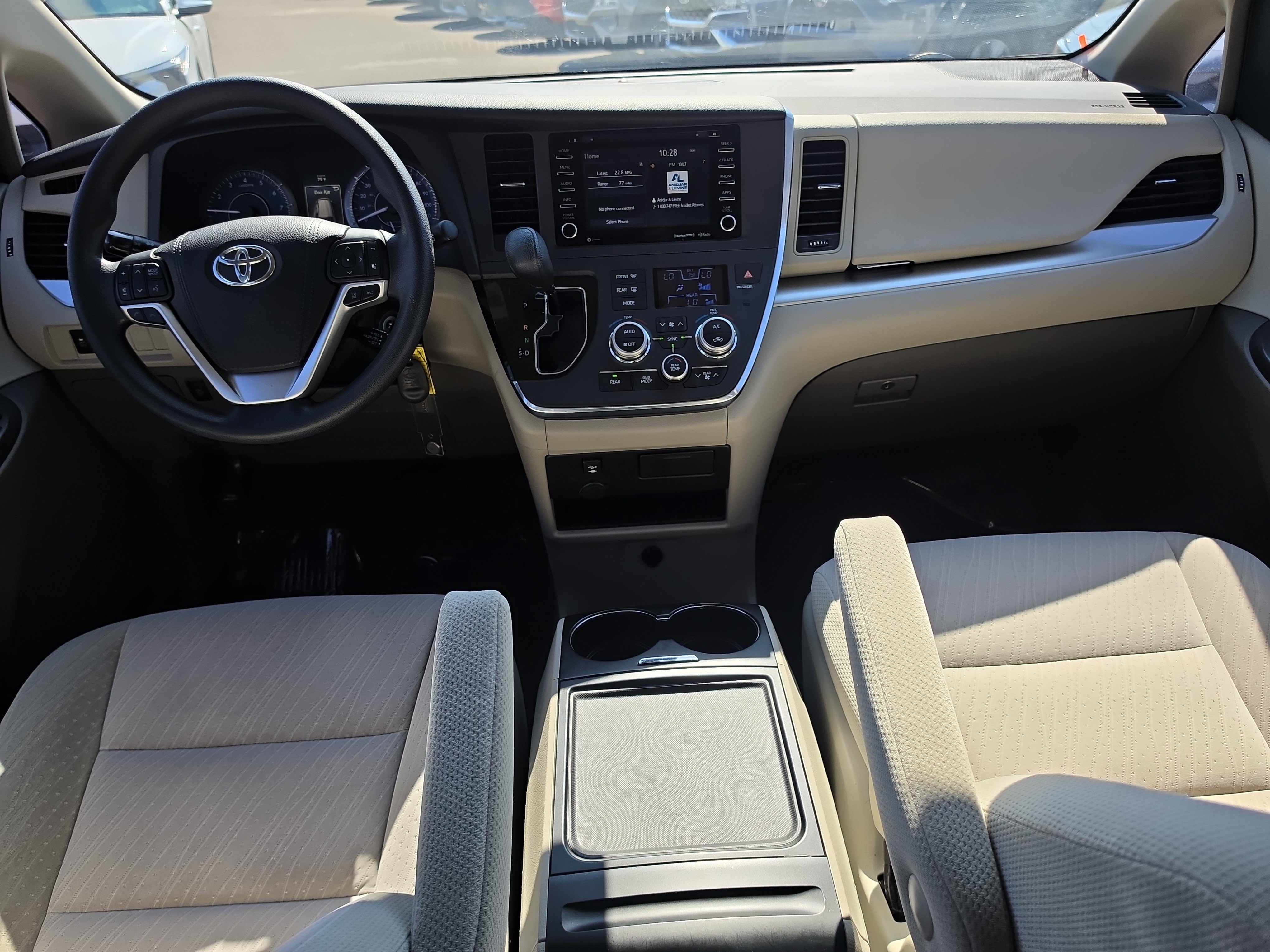 Used 2018 Toyota Sienna LE FWD image 12